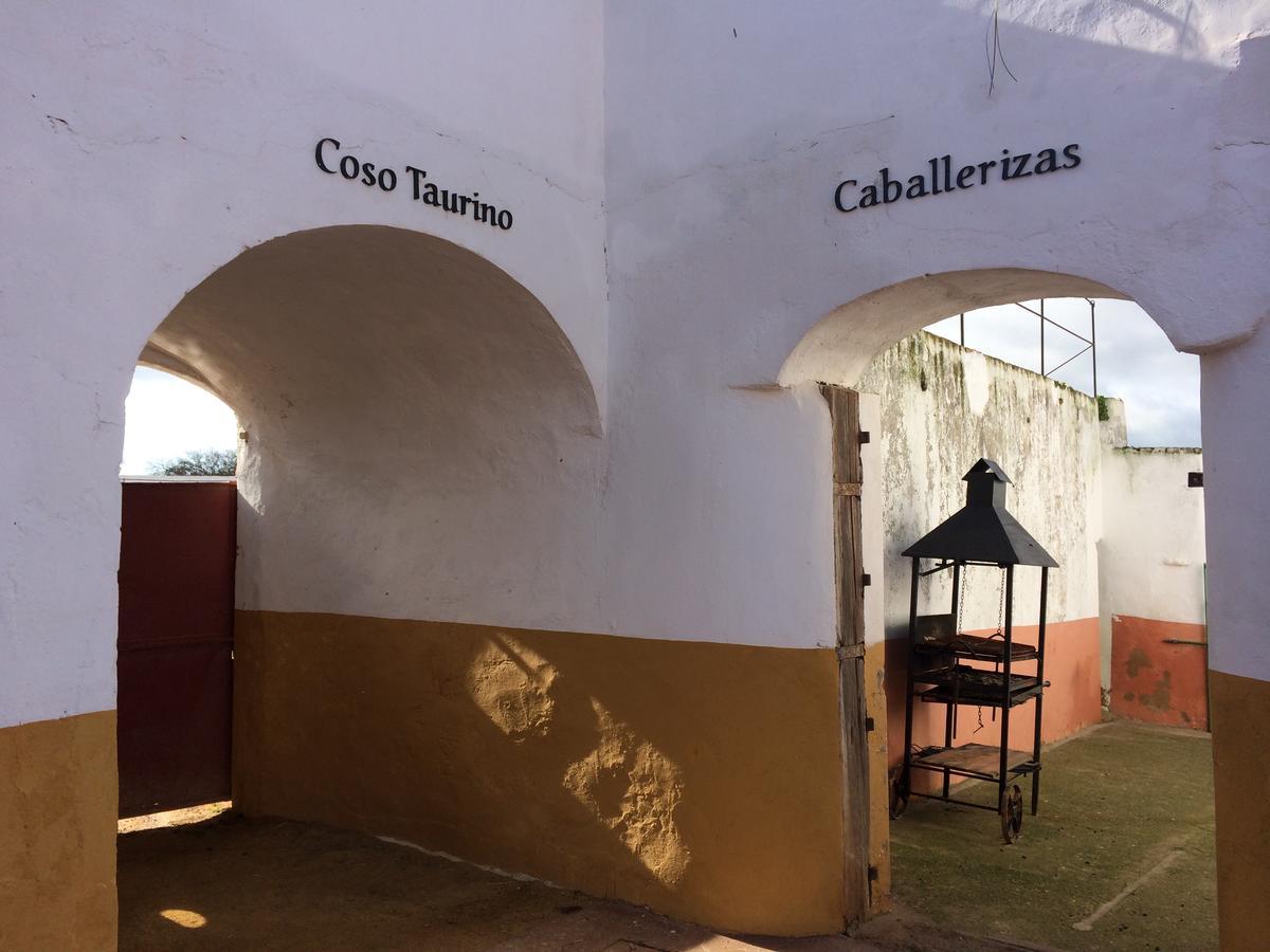 Hotel La Giralda Burguillos Del Cerro 외부 사진