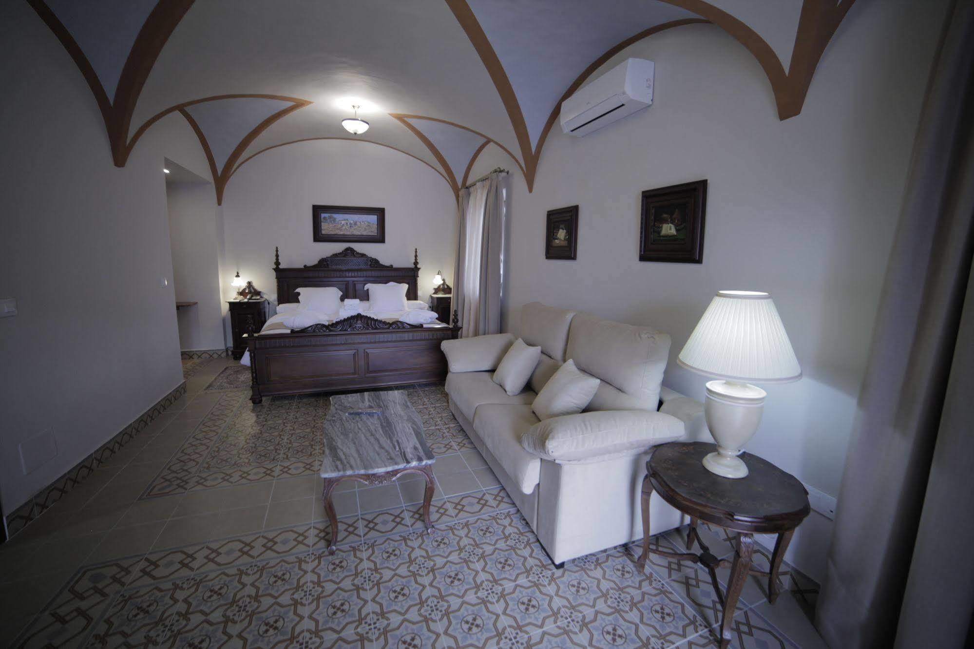 Hotel La Giralda Burguillos Del Cerro 외부 사진