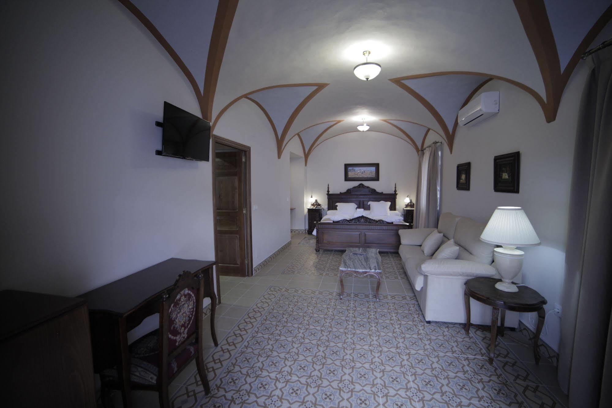 Hotel La Giralda Burguillos Del Cerro 외부 사진