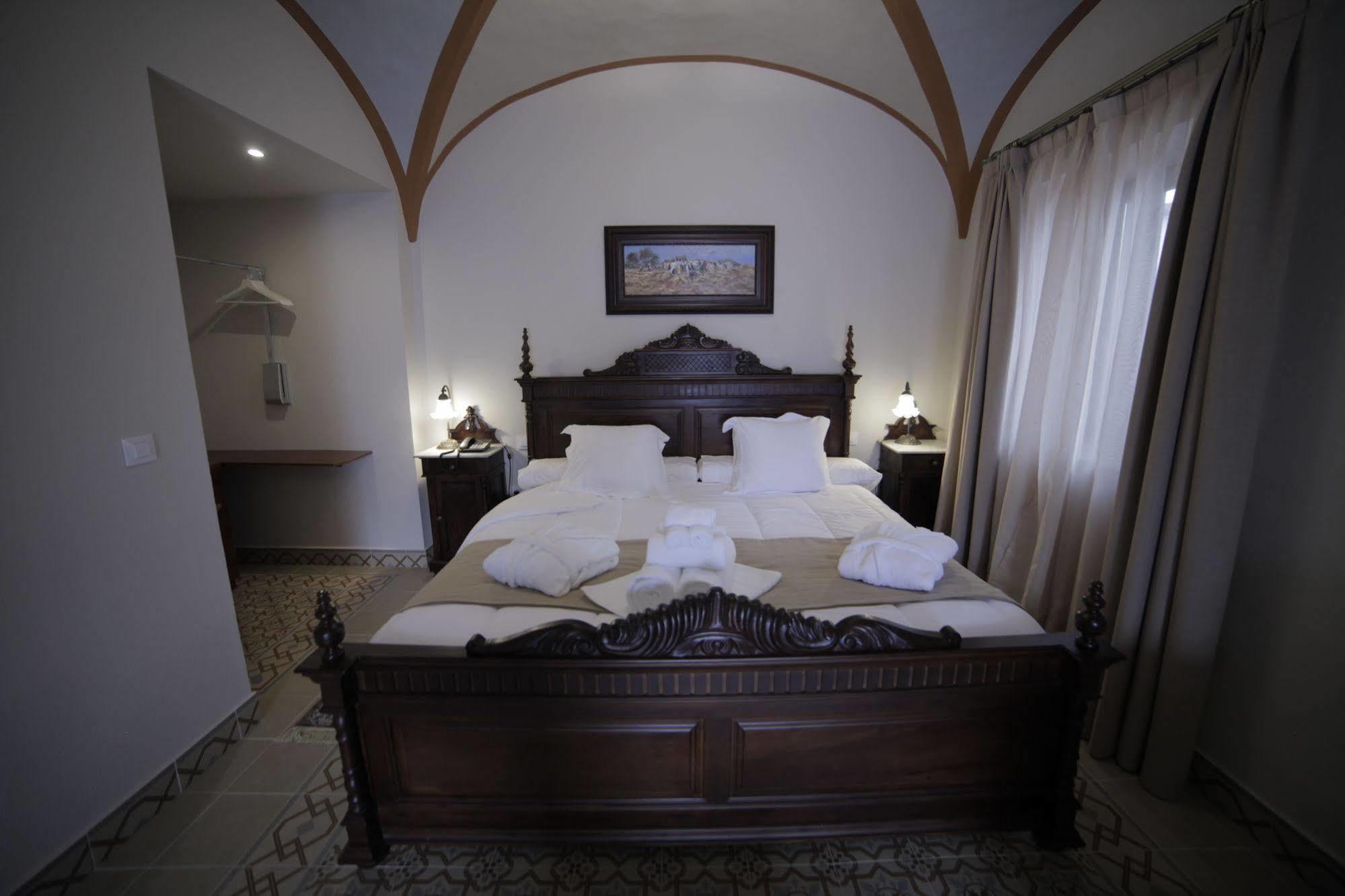 Hotel La Giralda Burguillos Del Cerro 외부 사진